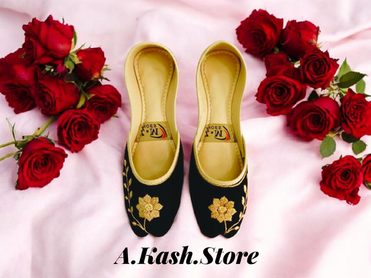 Black Flower Embroidery Khussa