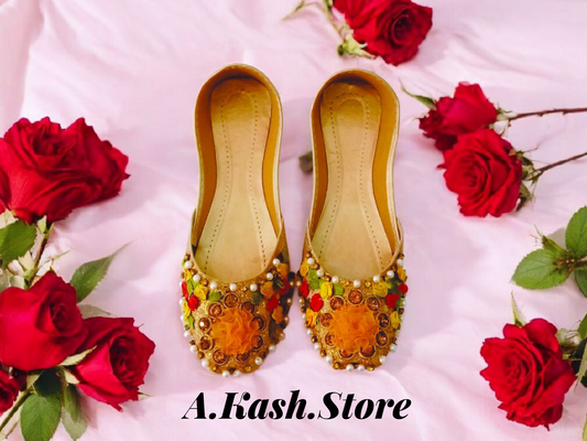 Beautiful Mehndi Khussa